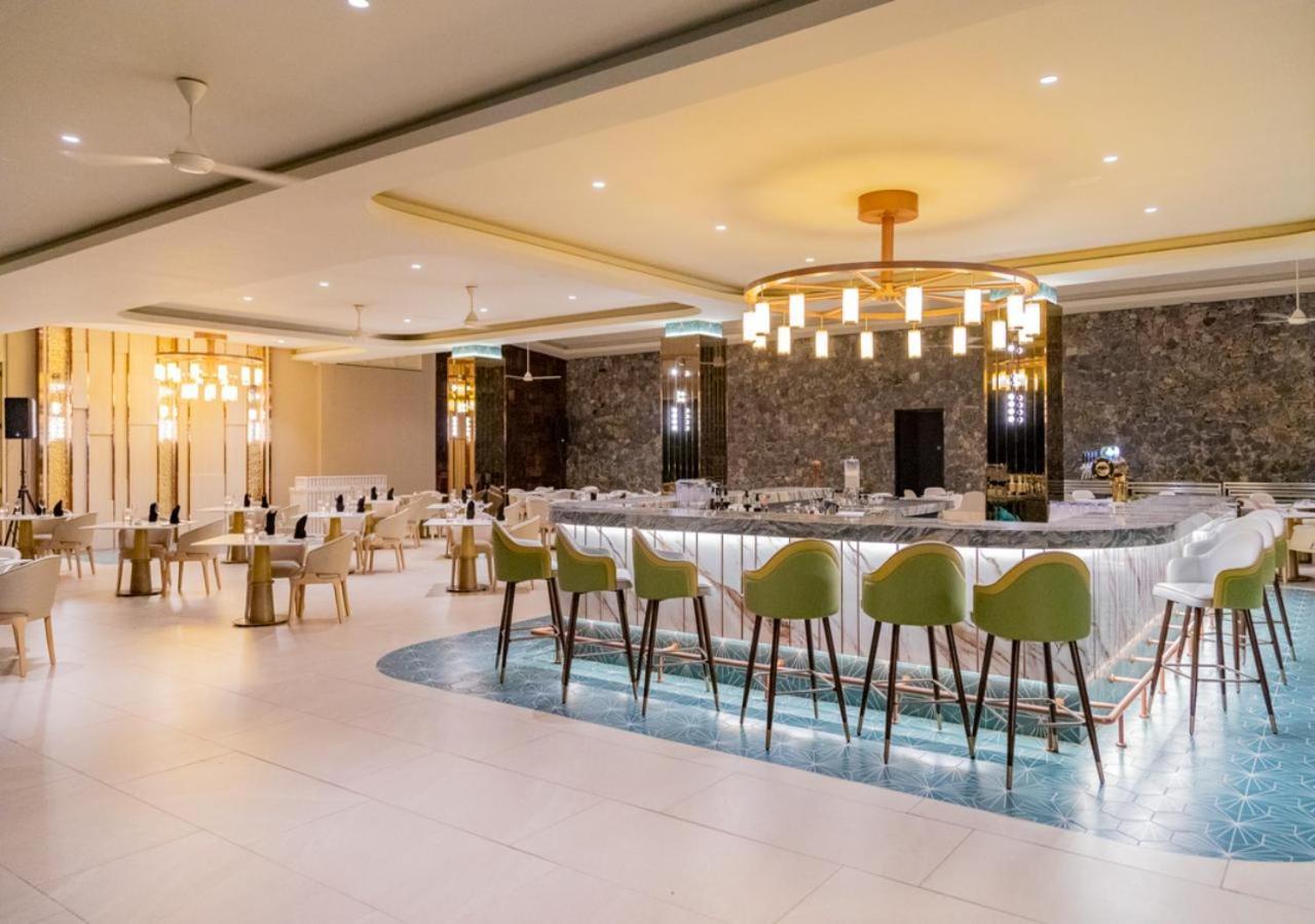 Pelangi Beach Resort & Spa, Langkawi Λανγκάουι Εξωτερικό φωτογραφία The Bar