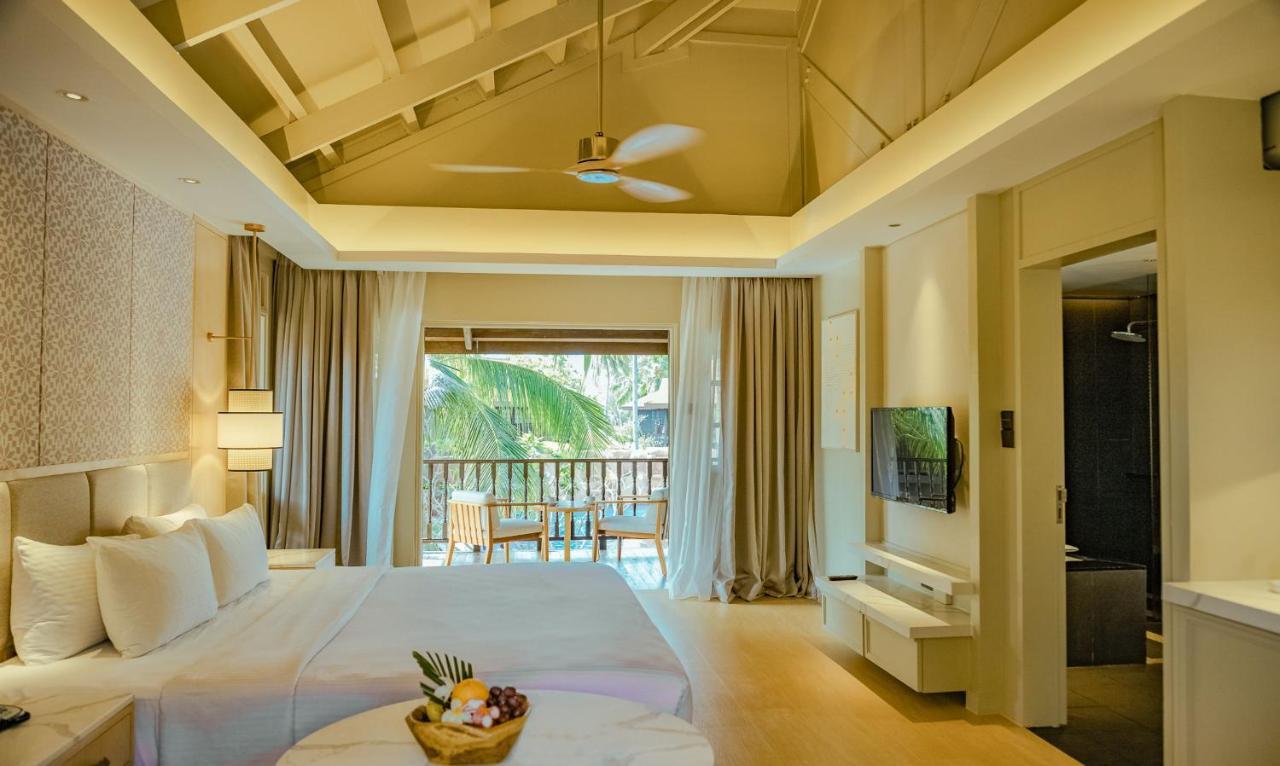 Pelangi Beach Resort & Spa, Langkawi Λανγκάουι Εξωτερικό φωτογραφία A room at the resort