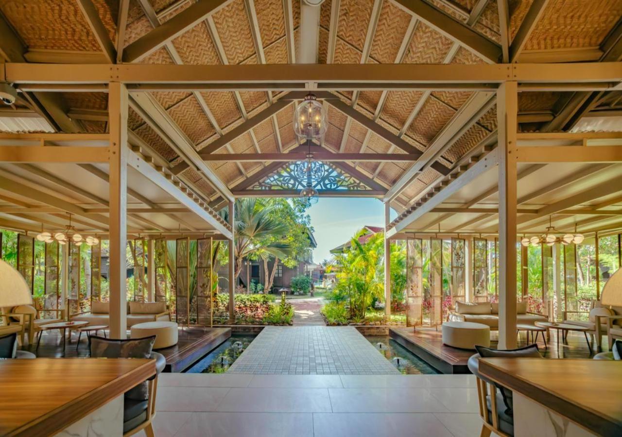 Pelangi Beach Resort & Spa, Langkawi Λανγκάουι Εξωτερικό φωτογραφία The interior of the hotel