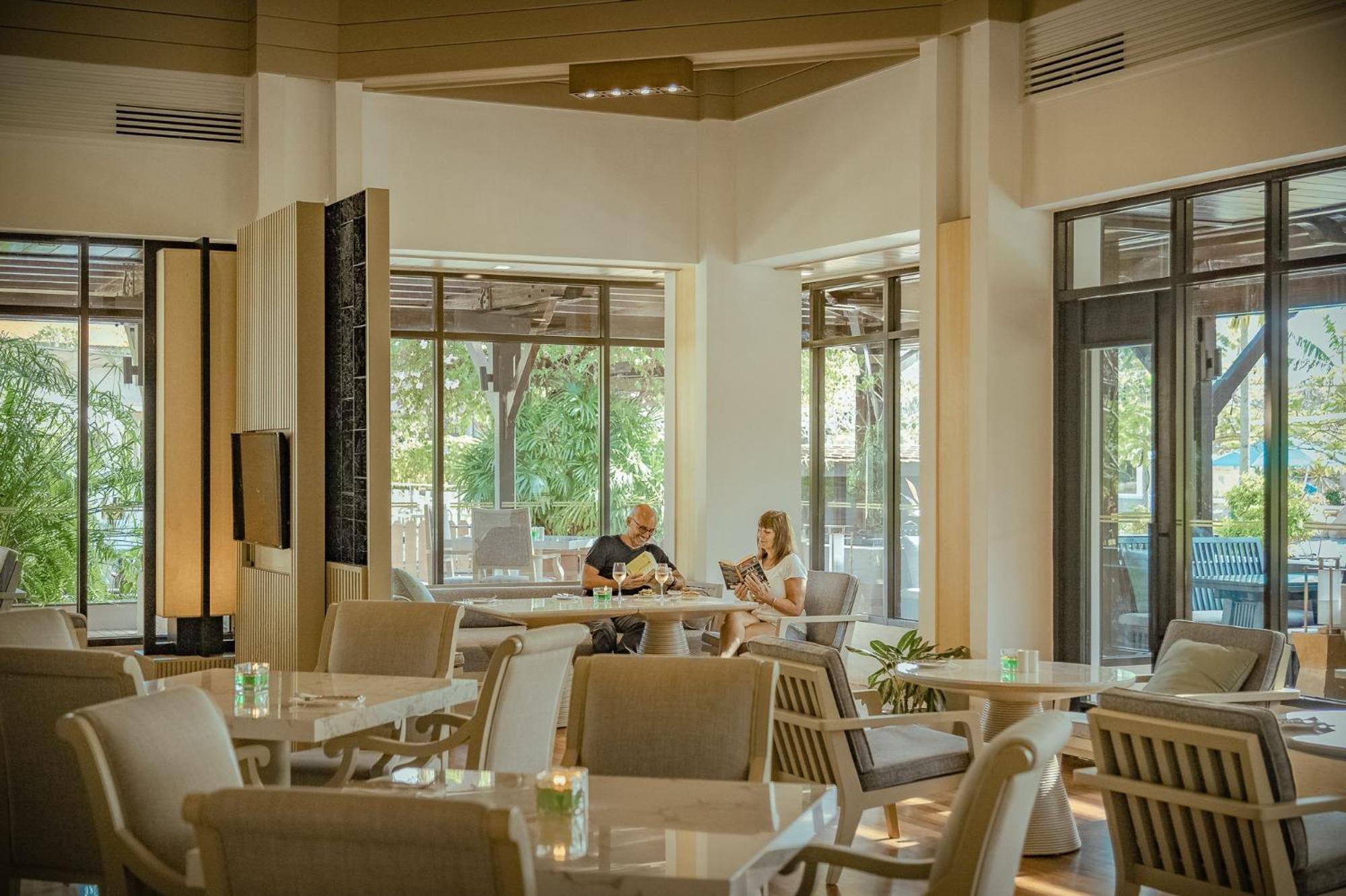 Pelangi Beach Resort & Spa, Langkawi Λανγκάουι Εξωτερικό φωτογραφία The lobby at the Four Seasons Resort