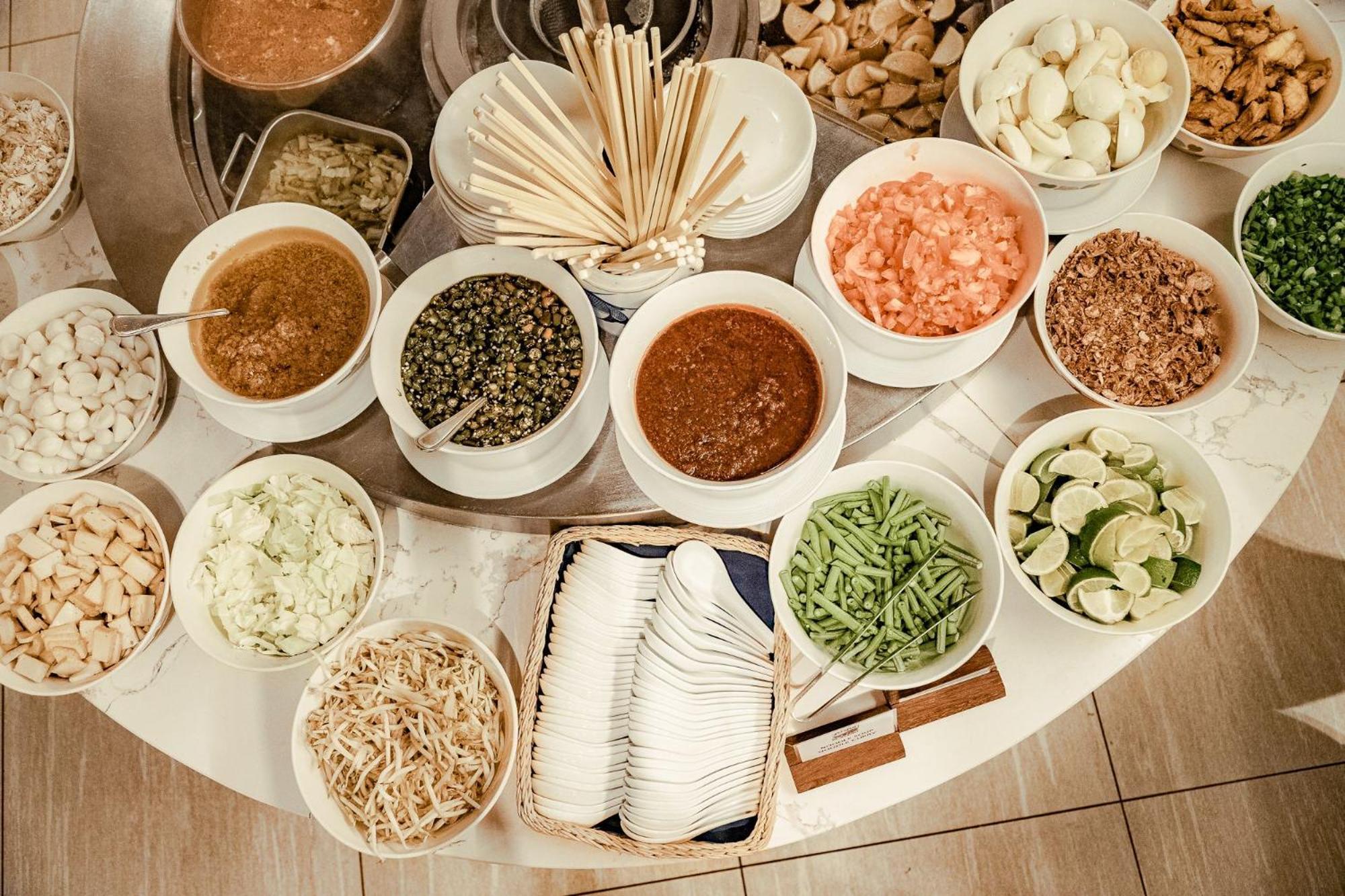 Pelangi Beach Resort & Spa, Langkawi Λανγκάουι Εξωτερικό φωτογραφία A selection of ingredients for a chaat counter