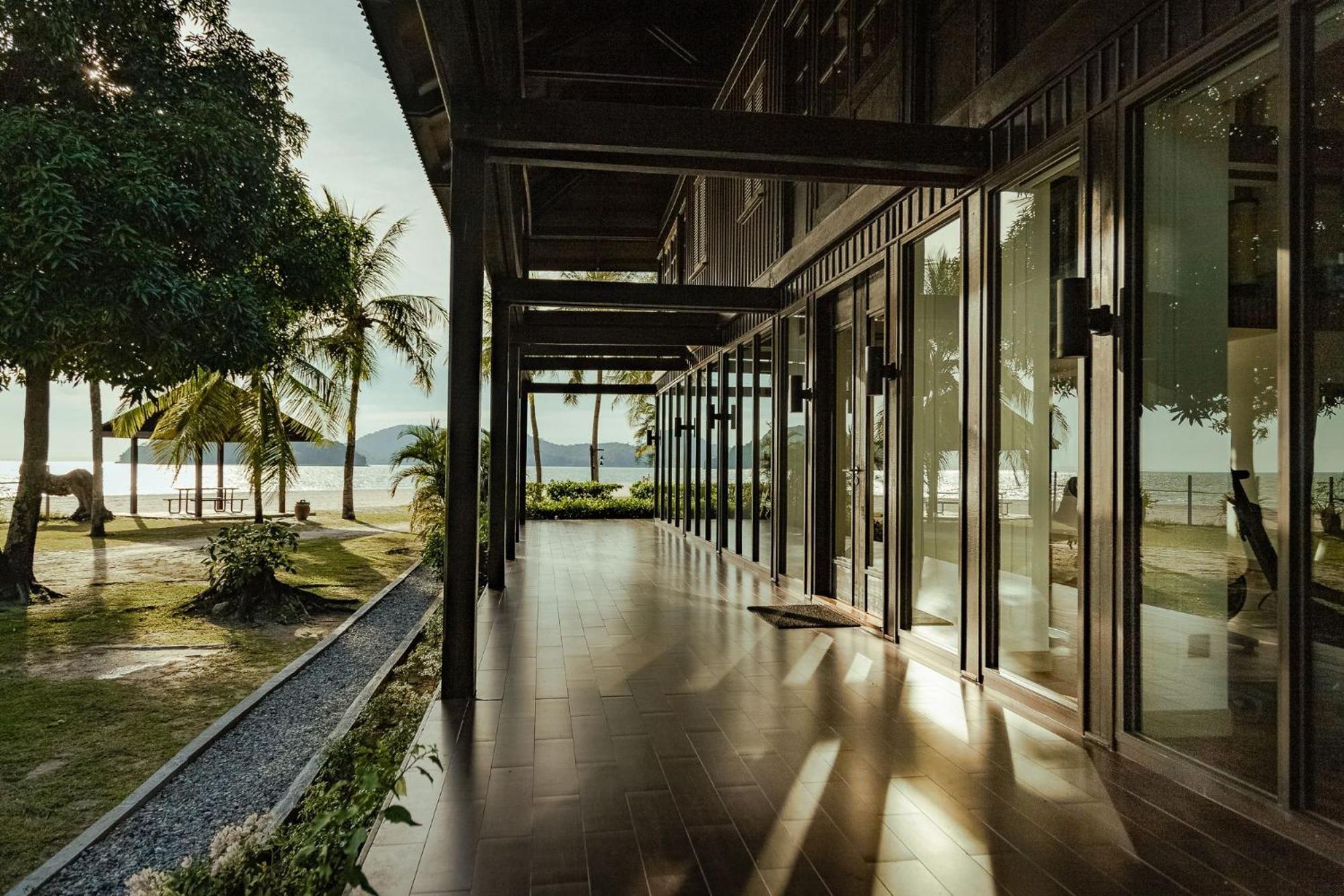 Pelangi Beach Resort & Spa, Langkawi Λανγκάουι Εξωτερικό φωτογραφία The interior of the resort