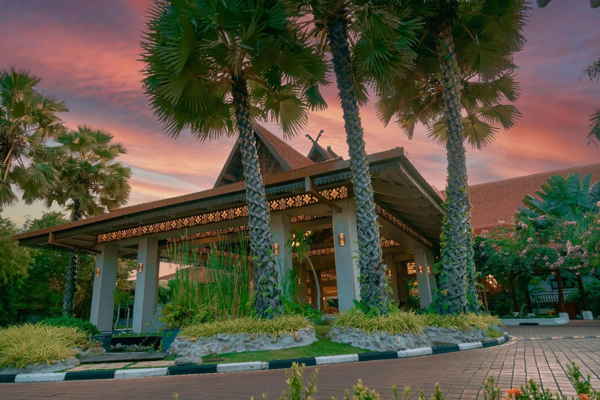 Pelangi Beach Resort & Spa, Langkawi Λανγκάουι Εξωτερικό φωτογραφία The Royal Thai Police Museum