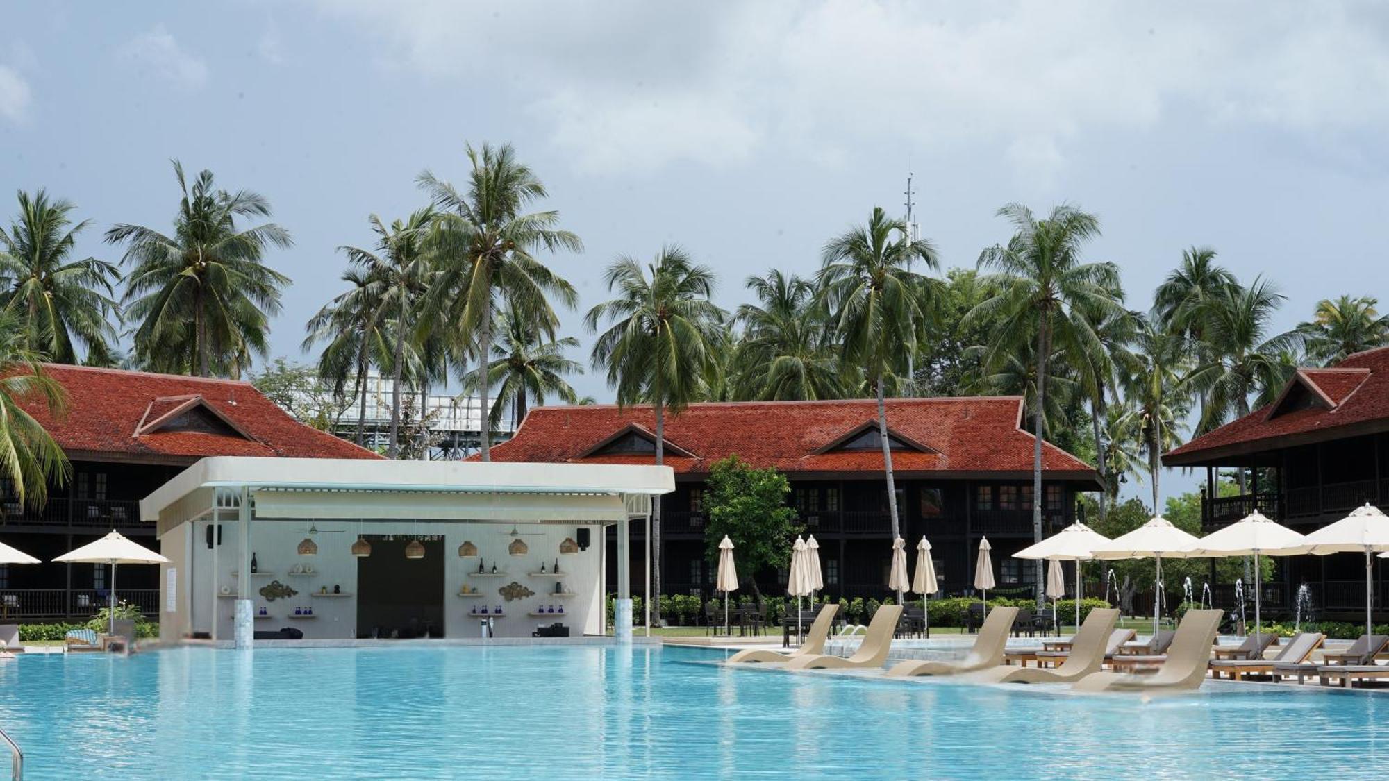 Pelangi Beach Resort & Spa, Langkawi Λανγκάουι Εξωτερικό φωτογραφία The swimming pool at the resort