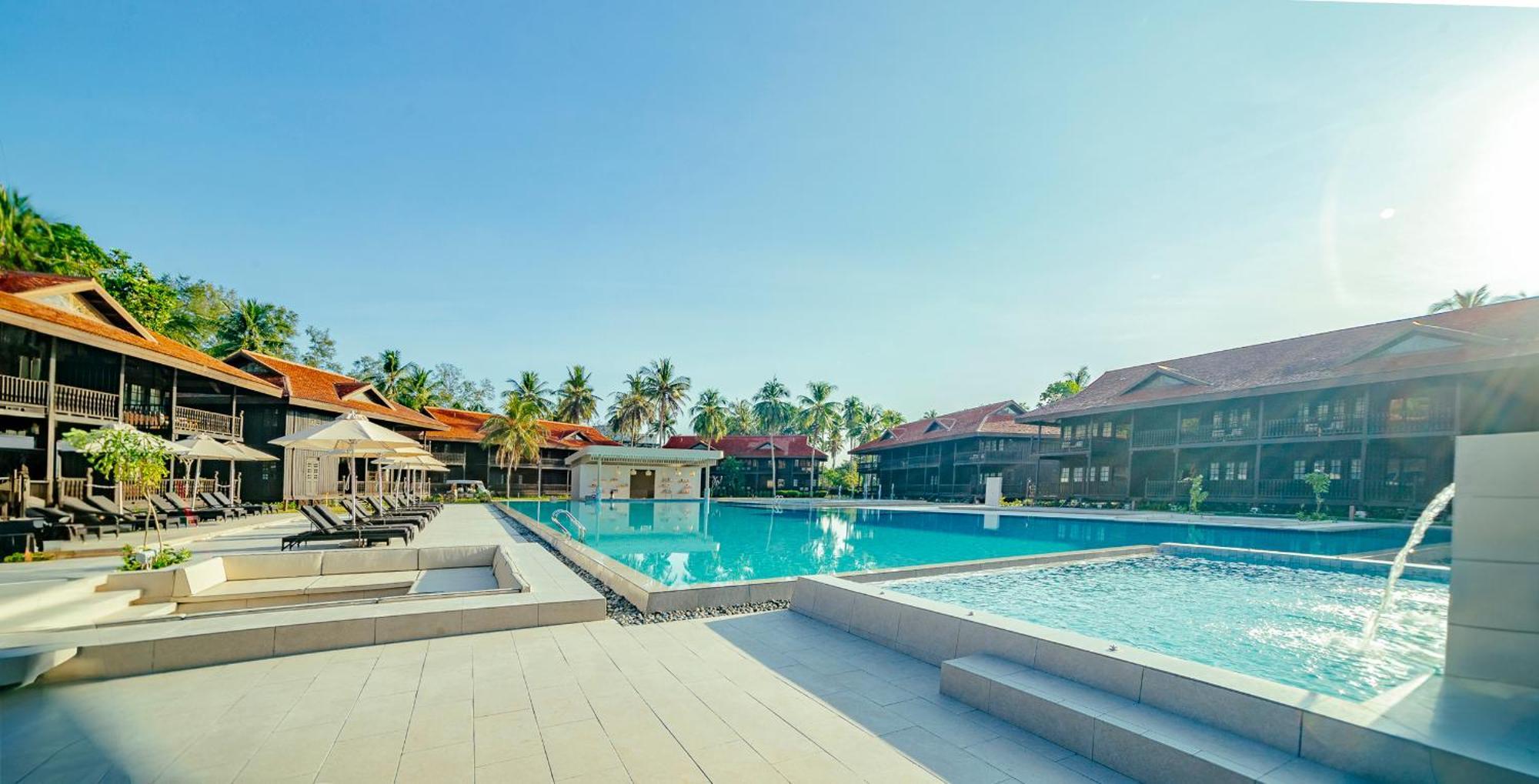Pelangi Beach Resort & Spa, Langkawi Λανγκάουι Εξωτερικό φωτογραφία The swimming pool at the resort