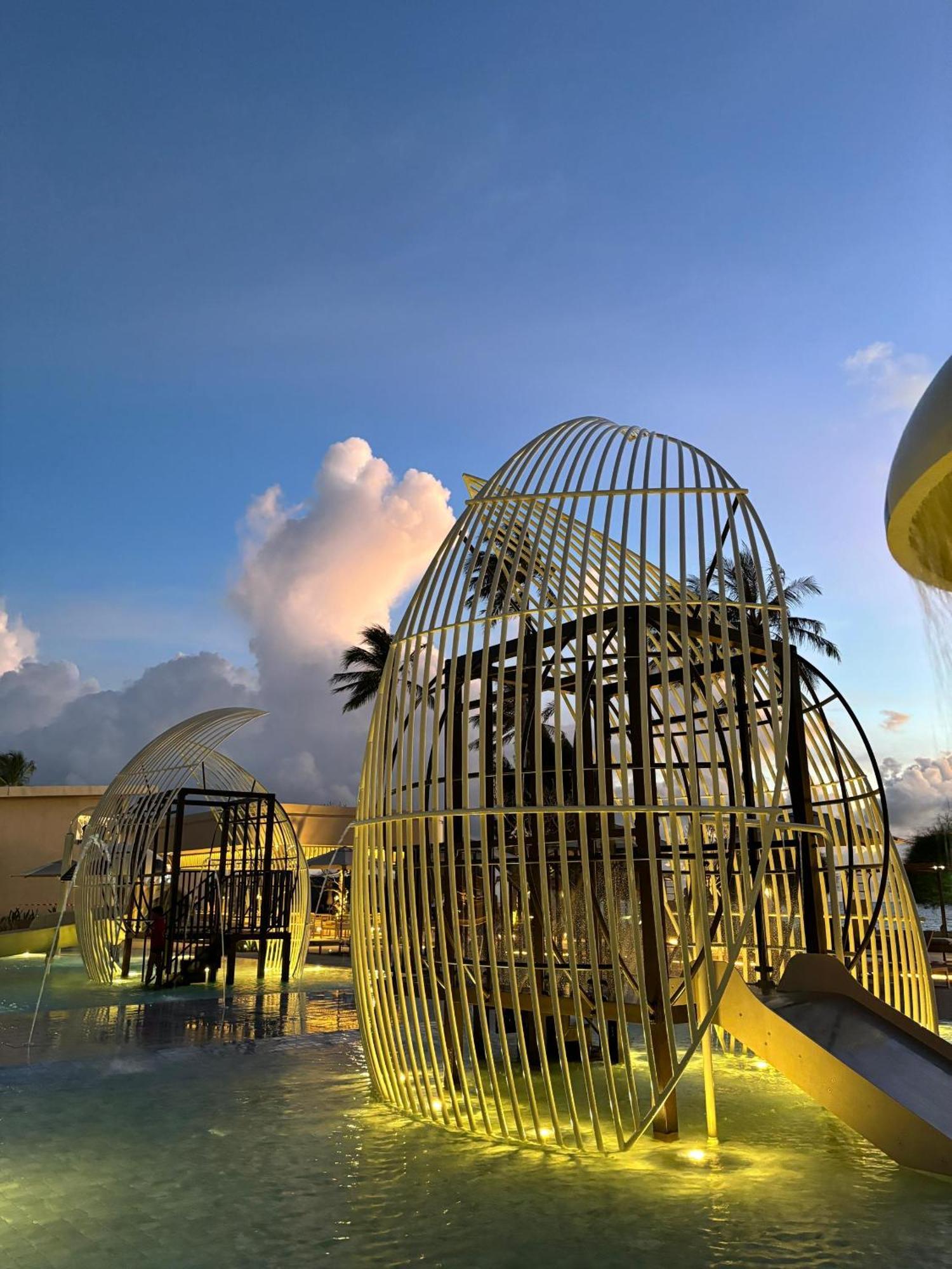 Pelangi Beach Resort & Spa, Langkawi Λανγκάουι Εξωτερικό φωτογραφία The birdcage at the resort